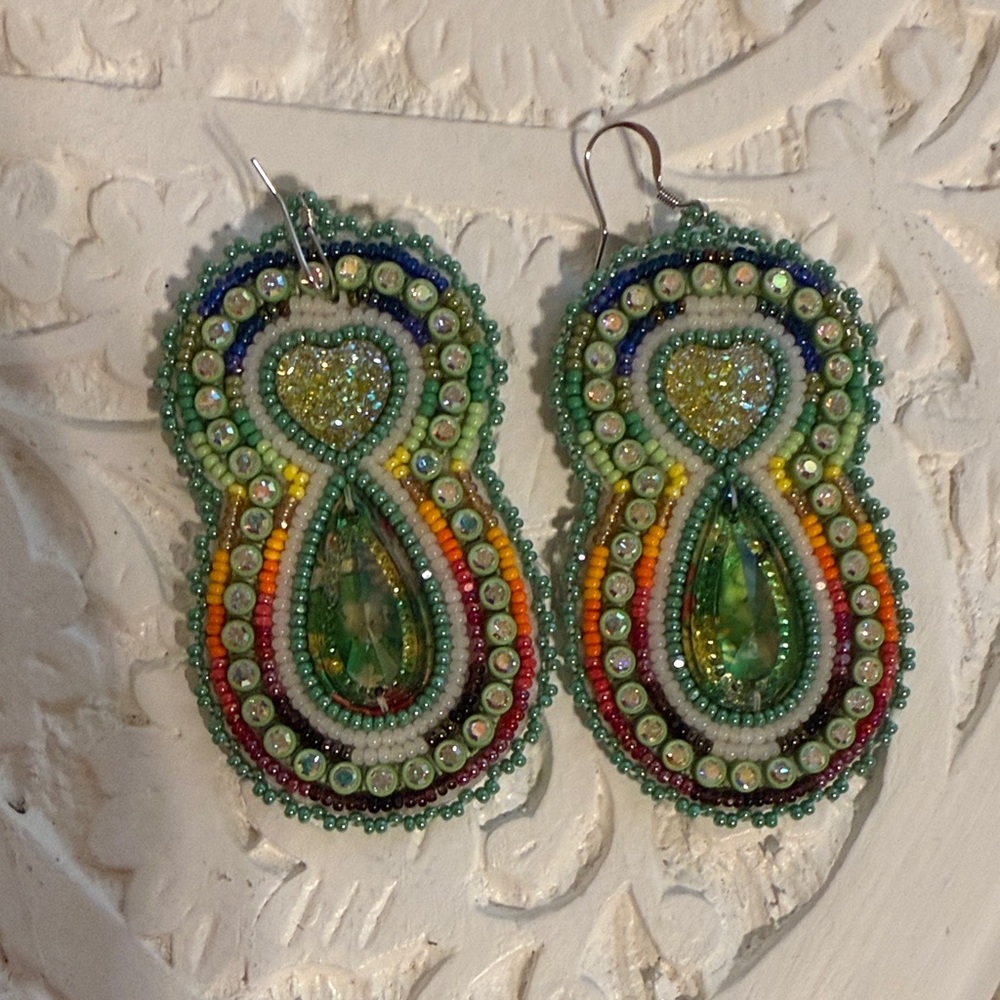 New Native American beaded earrings rainbow bling green blue white pink heart